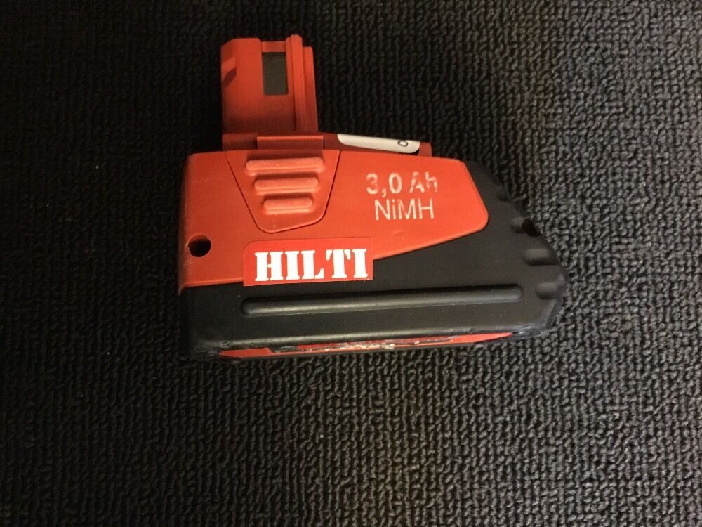 HILTI 12V BATTERY SFB 126 3.0AH, LIKENEW, FREE HAT,