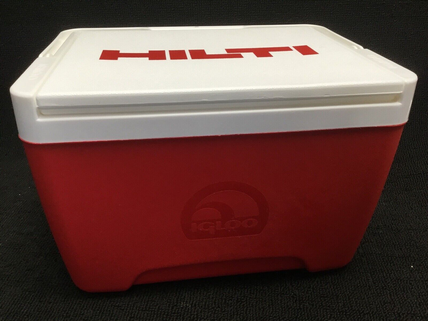 HILTI 9QT COOLER, BRAND NEW, FREE THERMO, PEN, HAT