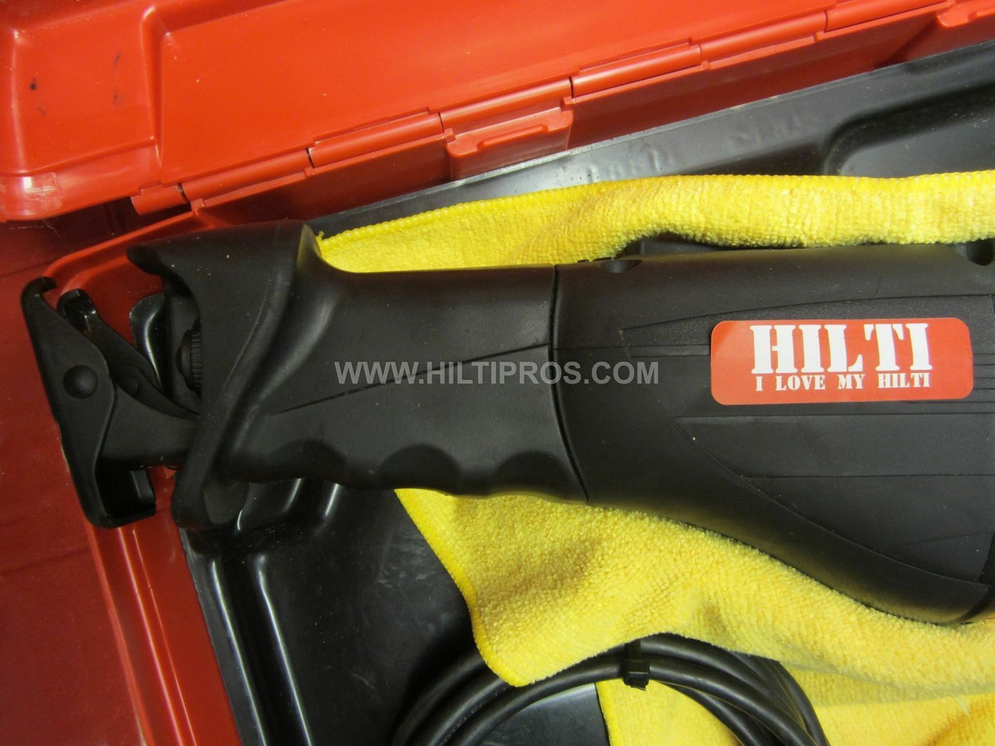 Hilti WSR 1250-PE, MINT COND. FREE BLADES,KNEE PADS, EAR MUFFS, FAST SHIP
