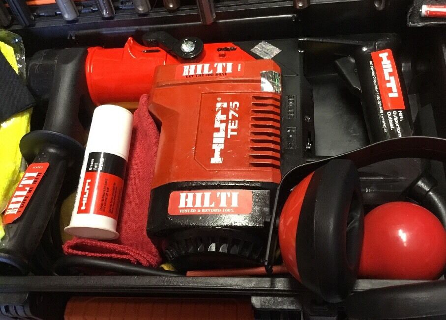 HILTE TE 75 HAMMER DRILL, PREOWNED, FREE VACUUM BITS AND CHISELS,