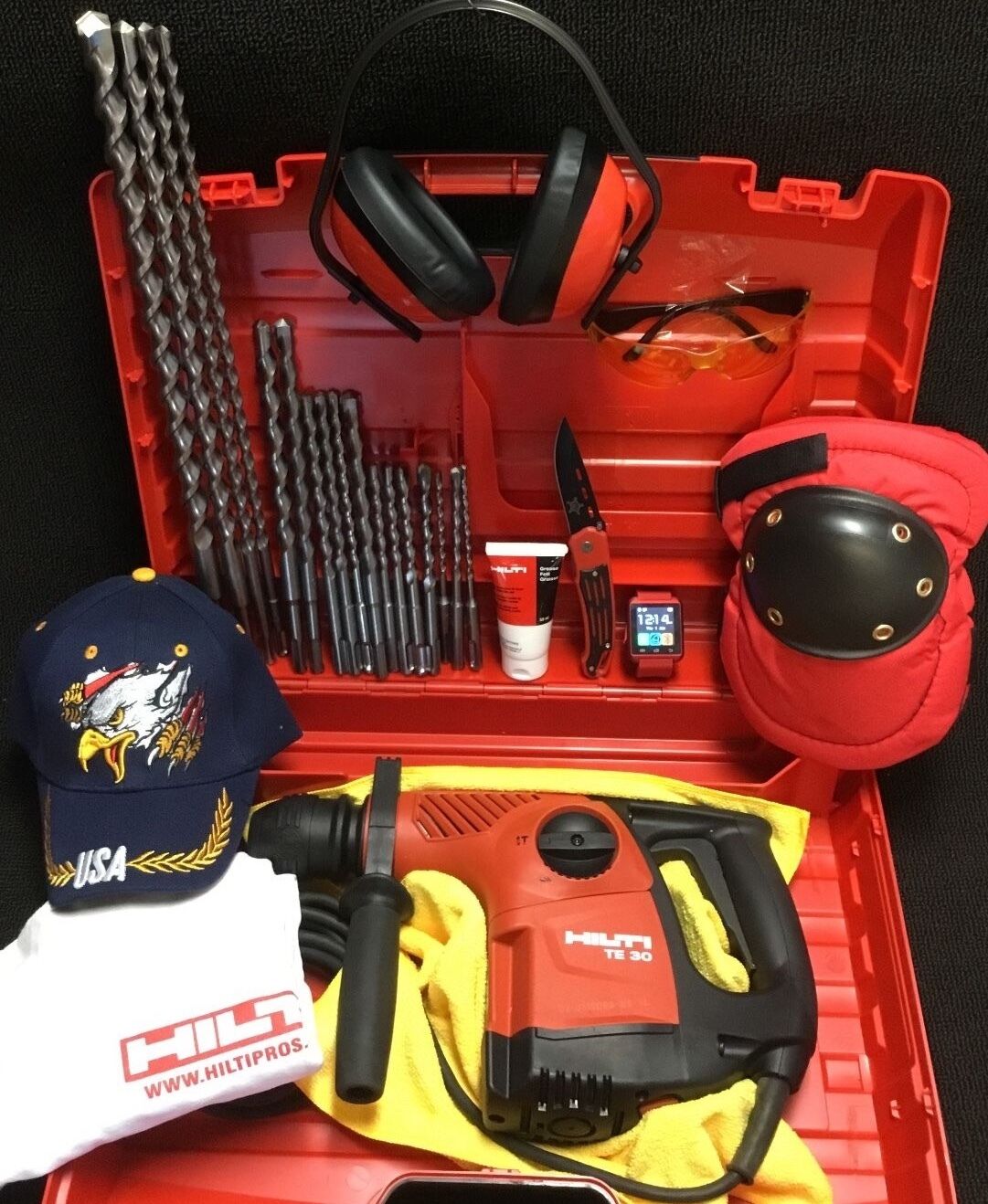 HILTI TE 30 HAMMER DRILL, BRAND NEW, FREE SMART WATCH, BITS, EXTRAS