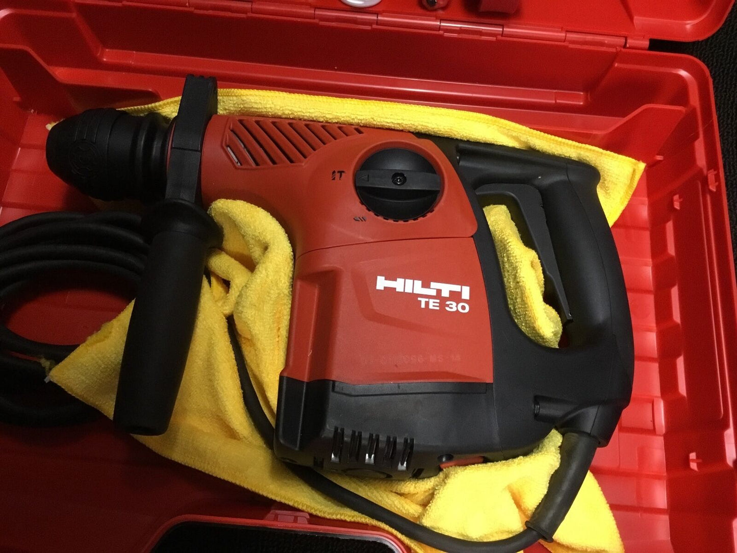 HILTI TE 30 HAMMER DRILL, BRAND NEW, FREE SMART WATCH, BITS, EXTRAS