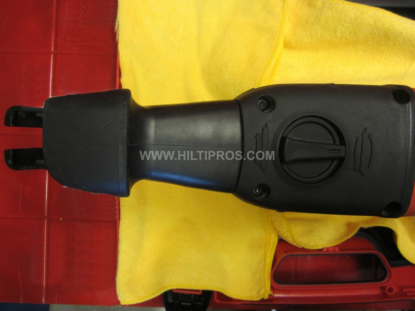 Hilti WSR 1250-PE, MINT COND. FREE BLADES,KNEE PADS, EAR MUFFS, FAST SHIP