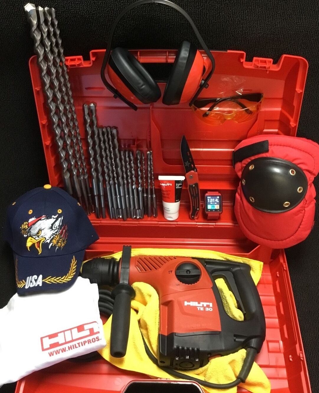 HILTI TE 30 HAMMER DRILL, BRAND NEW, FREE SMART WATCH, BITS, EXTRAS