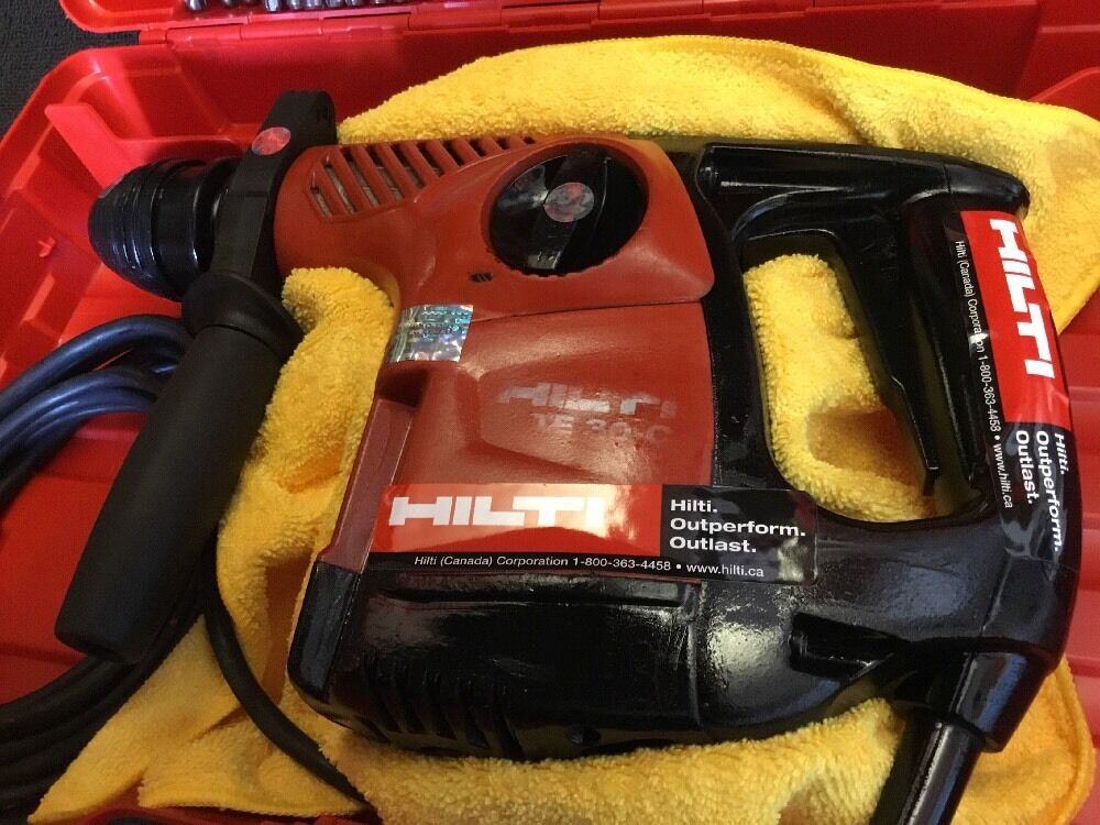 HILTI TE 30-C, PREOWNED, FREE LASER METER, BITS, LOTS OF EXTRAS