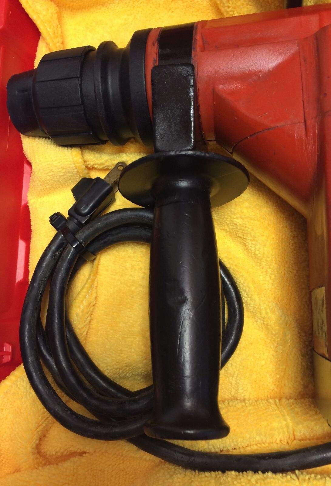 HILTI TE 14 PREOWNED, DURABLE, FREE BITS, CHISELS, HILTI HAT, EXTRAS