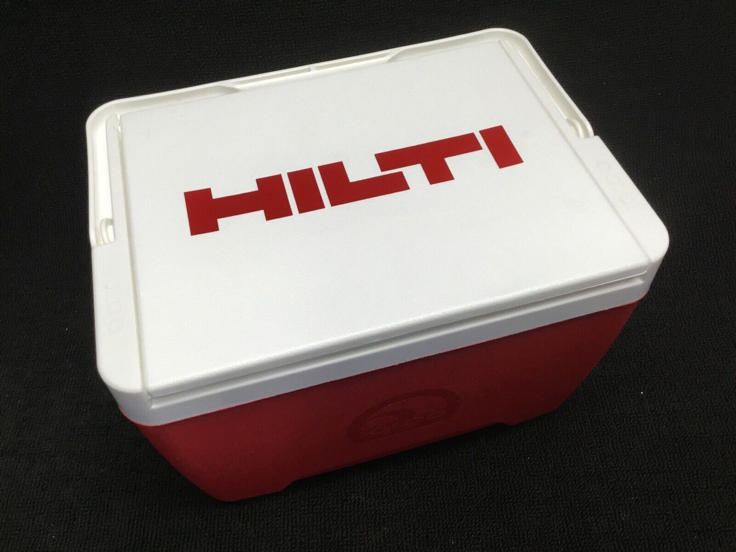 HILTI 9QT COOLER, BRAND NEW, FREE THERMO, PEN, HAT