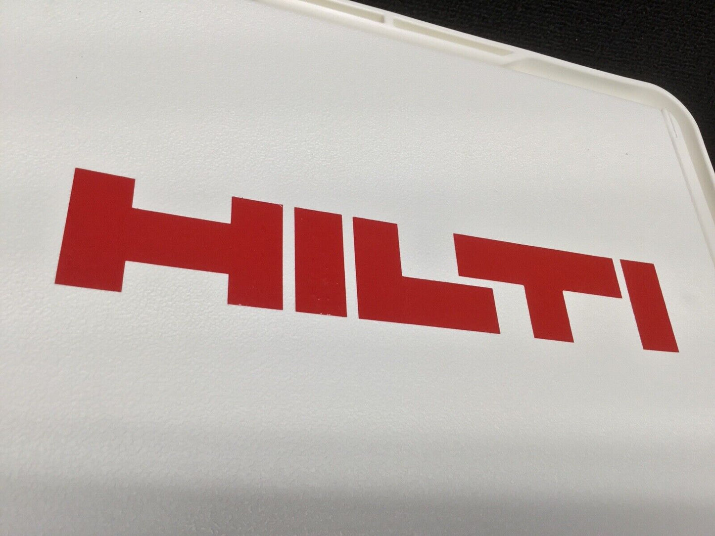 HILTI 9QT COOLER, BRAND NEW, FREE THERMO, PEN, HAT