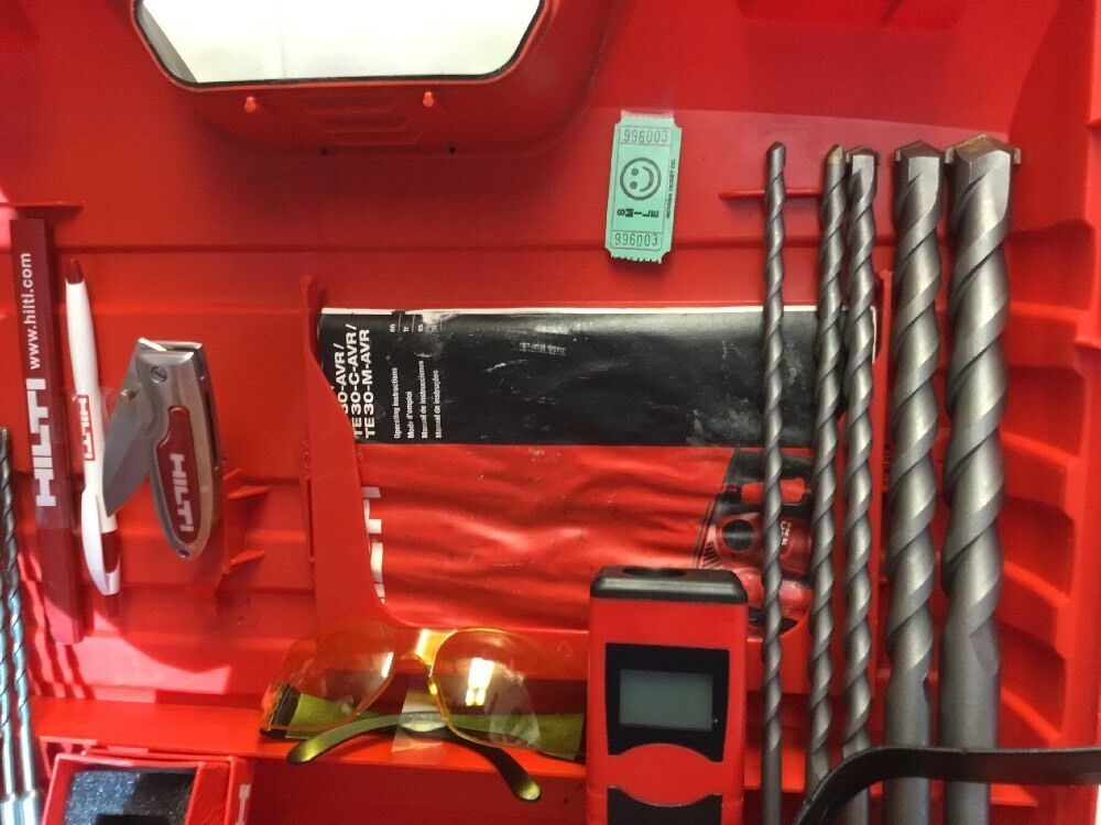 HILTI TE 30 HAMMER DRILL, PREOWNED, GREAT CONDITION