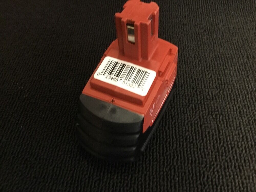 HILTI BATTERY 12V 3.0AH, EXCELLENT CONDITION, FREE AMERICAN HAT