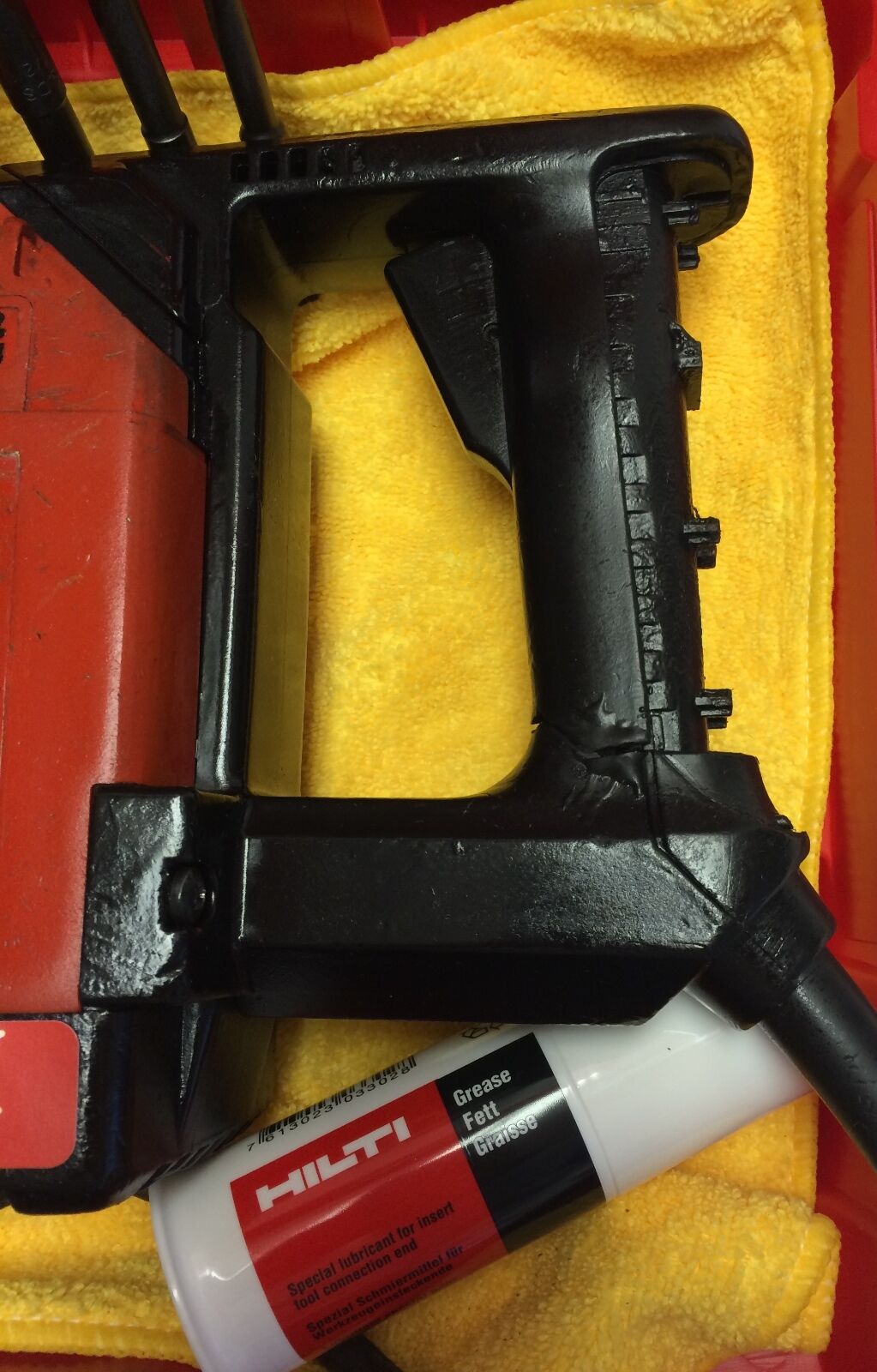 HILTI TE 14 PREOWNED, DURABLE, FREE BITS, CHISELS, HILTI HAT, EXTRAS