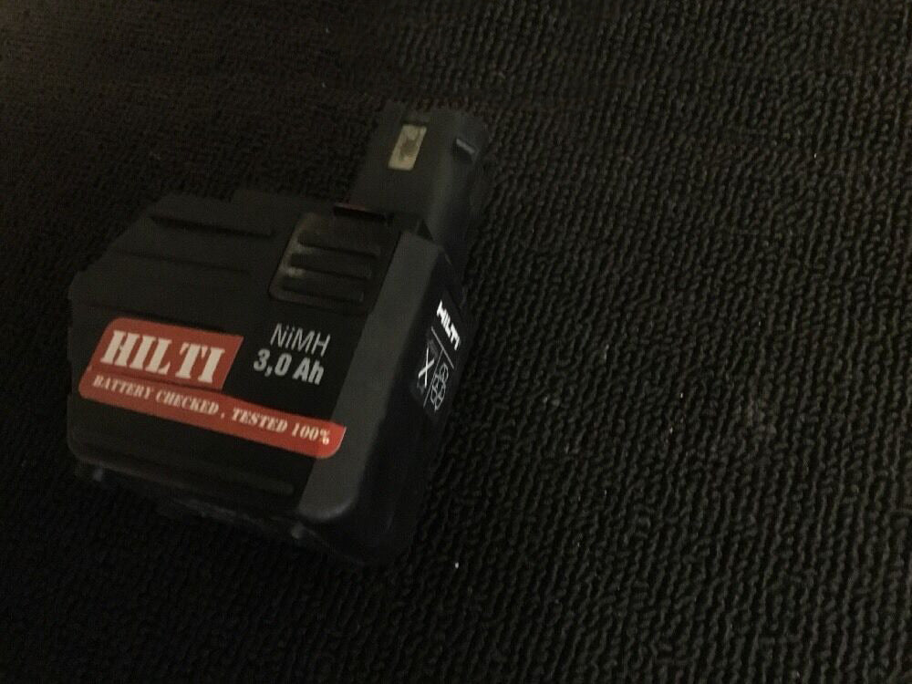 HILTI BATTERY SFB 125 3.0AH, PREOWNED, FREE AMERICAN HAT,