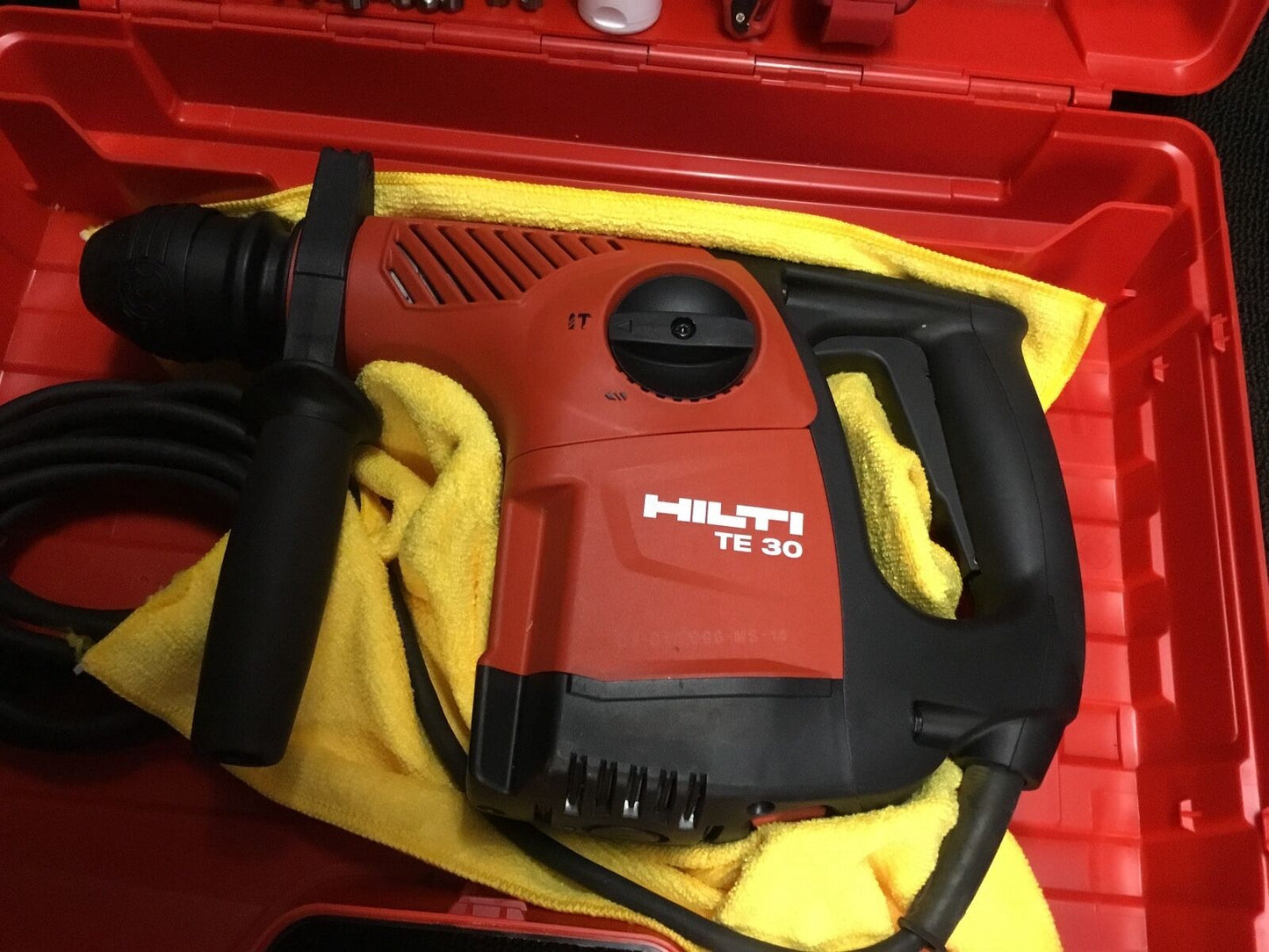 HILTI TE 30 HAMMER DRILL, BRAND NEW, FREE SMART WATCH, BITS, EXTRAS