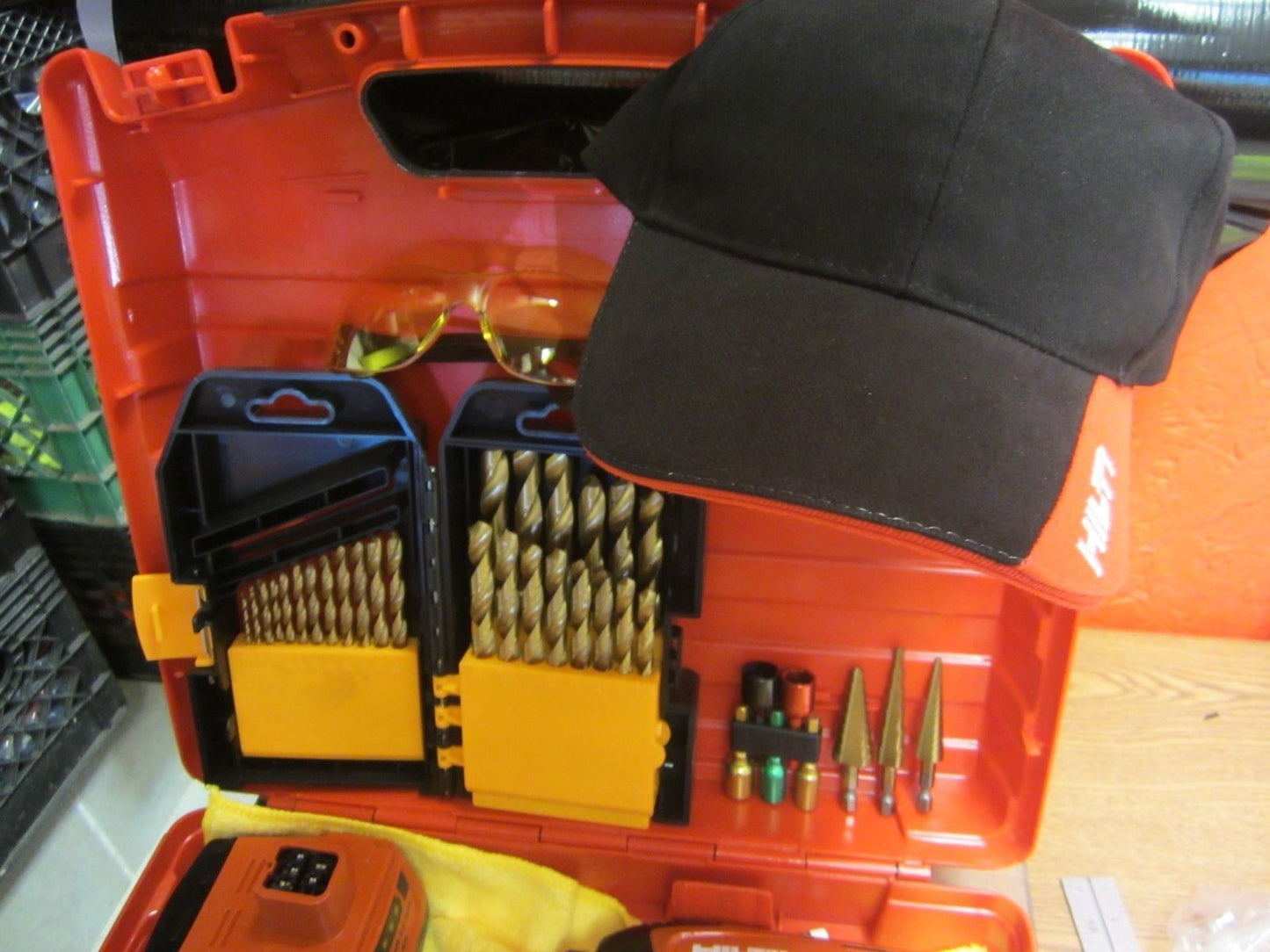 HILTI SID 144-A IMPACT DRIVER, FREE EXTRAS INCLUDED, IN EXCELLENT CONDITION