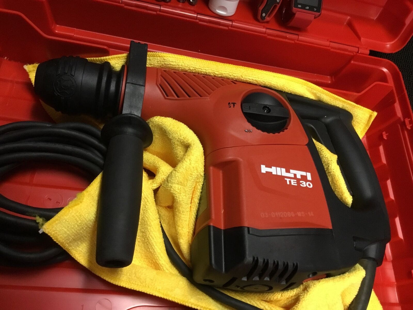 HILTI TE 30 HAMMER DRILL, BRAND NEW, FREE SMART WATCH, BITS, EXTRAS