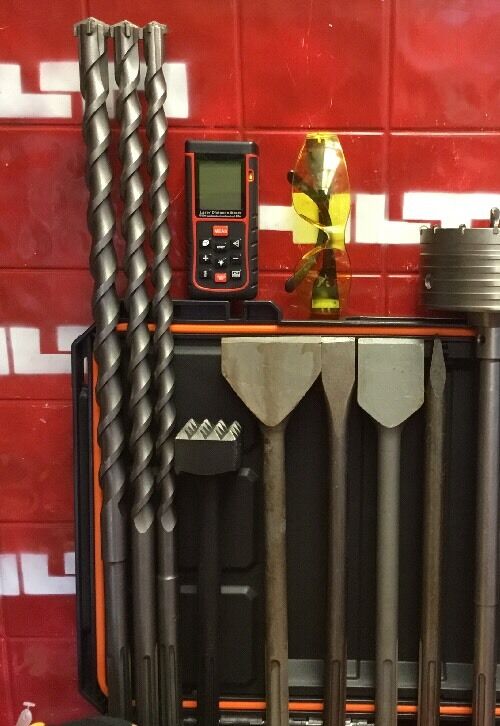HILTE TE 75 HAMMER DRILL, PREOWNED, FREE VACUUM BITS AND CHISELS,