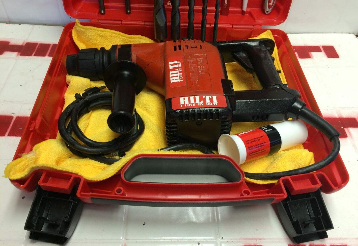 HILTI TE 14 PREOWNED, DURABLE, FREE BITS, CHISELS, HILTI HAT, EXTRAS