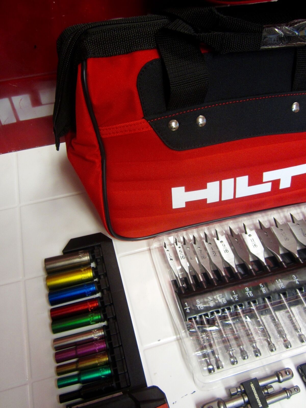 HILTI SF 2H-A DRILL COMPLETE, NEWEST MODEL,, FREE EXTRAS, DURABLE