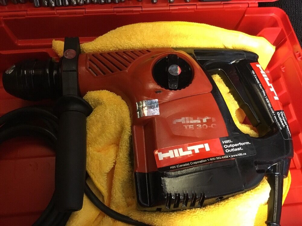 HILTI TE 30-C, PREOWNED, FREE LASER METER, BITS, LOTS OF EXTRAS