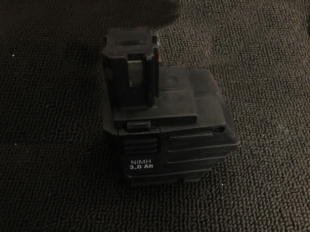 HILTI BATTERY SFB 125 3.0AH, PREOWNED, FREE AMERICAN HAT,
