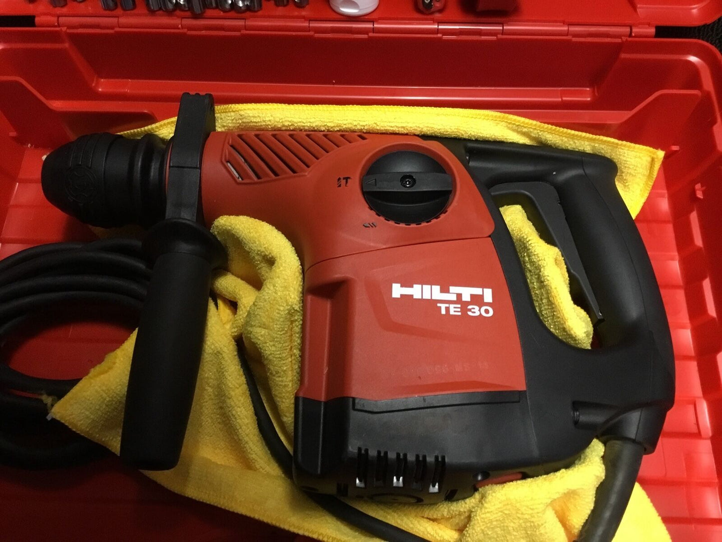 HILTI TE 30 HAMMER DRILL, BRAND NEW, FREE SMART WATCH, BITS, EXTRAS