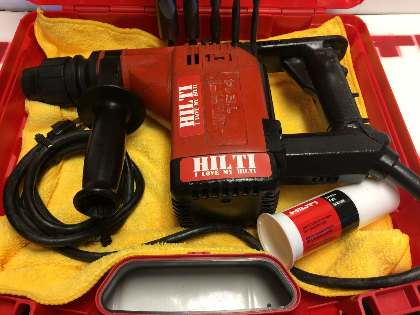 HILTI TE 14 PREOWNED, DURABLE, FREE BITS, CHISELS, HILTI HAT, EXTRAS