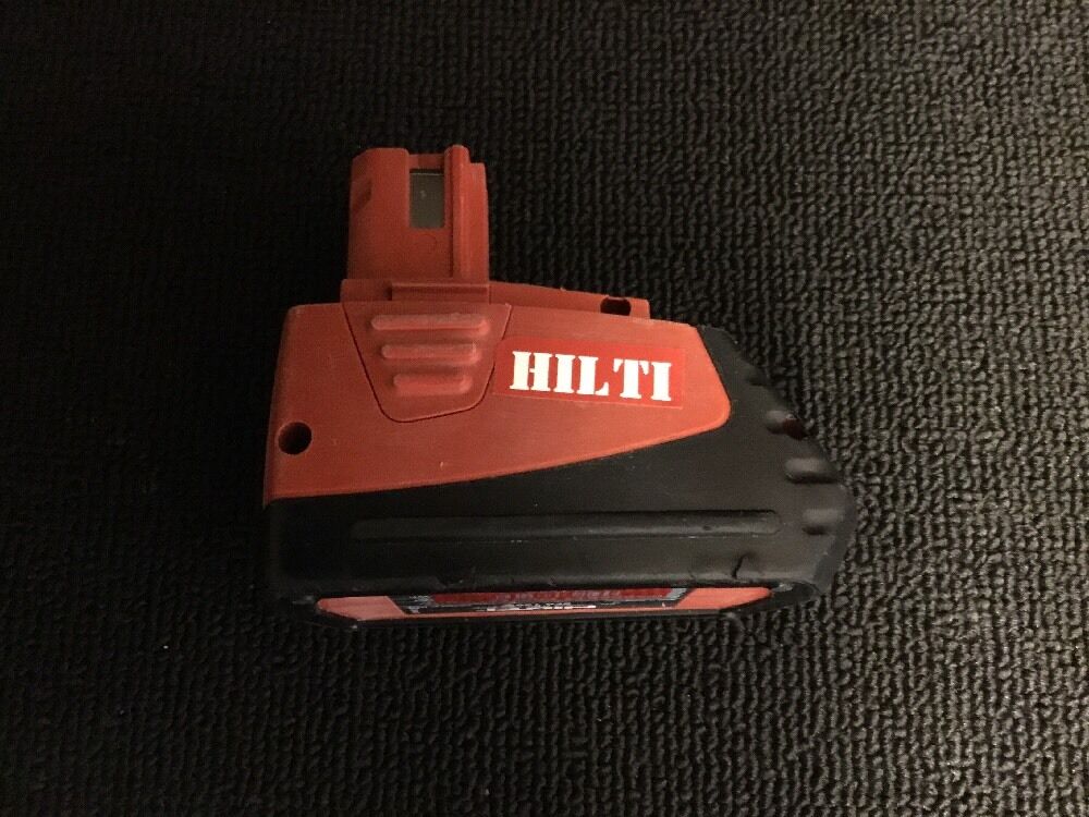 HILTI BATTERY 12V 3.0AH - SFB126, GREAT CONDITION