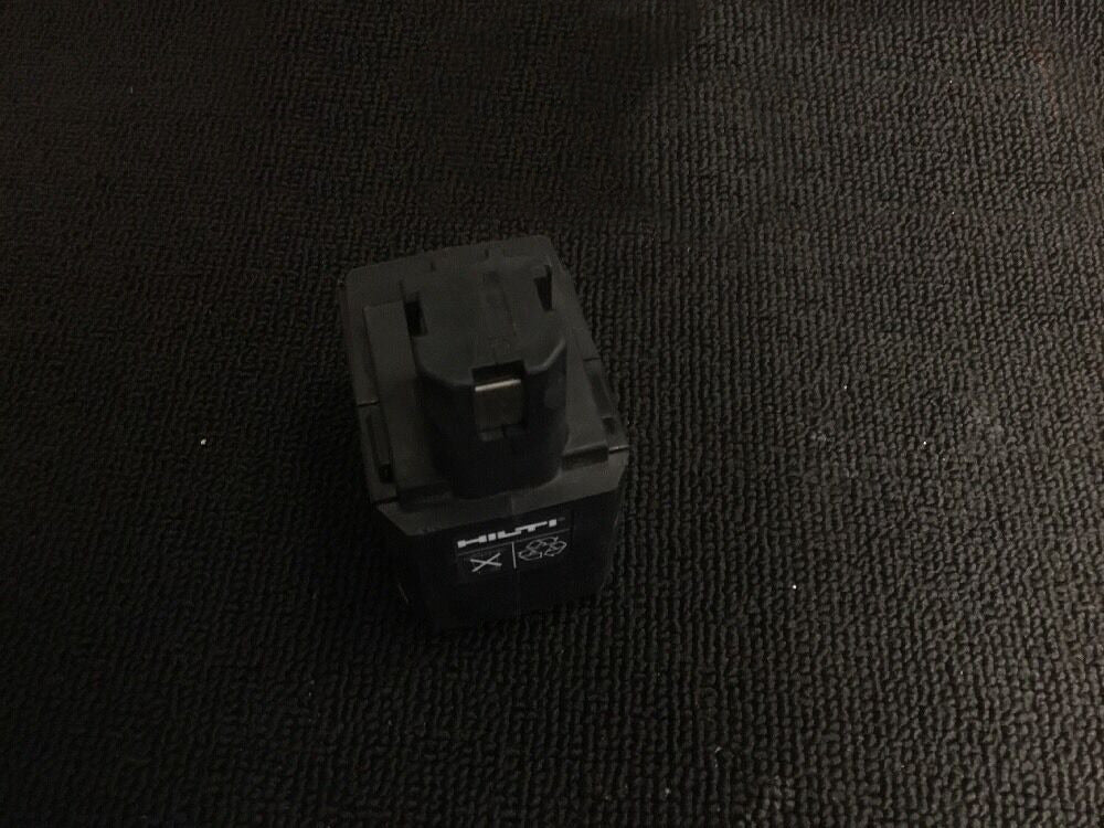 HILTI BATTERY SFB 125 3.0AH, PREOWNED, FREE AMERICAN HAT,