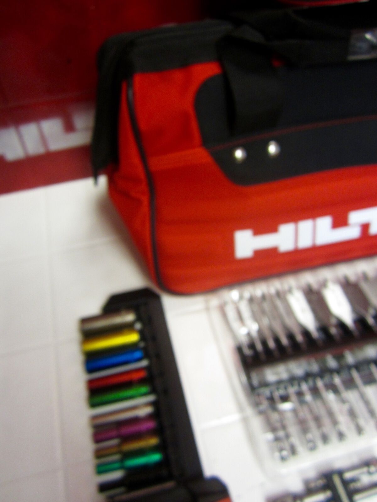 HILTI SF 2H-A DRILL COMPLETE, NEWEST MODEL,, FREE EXTRAS, DURABLE