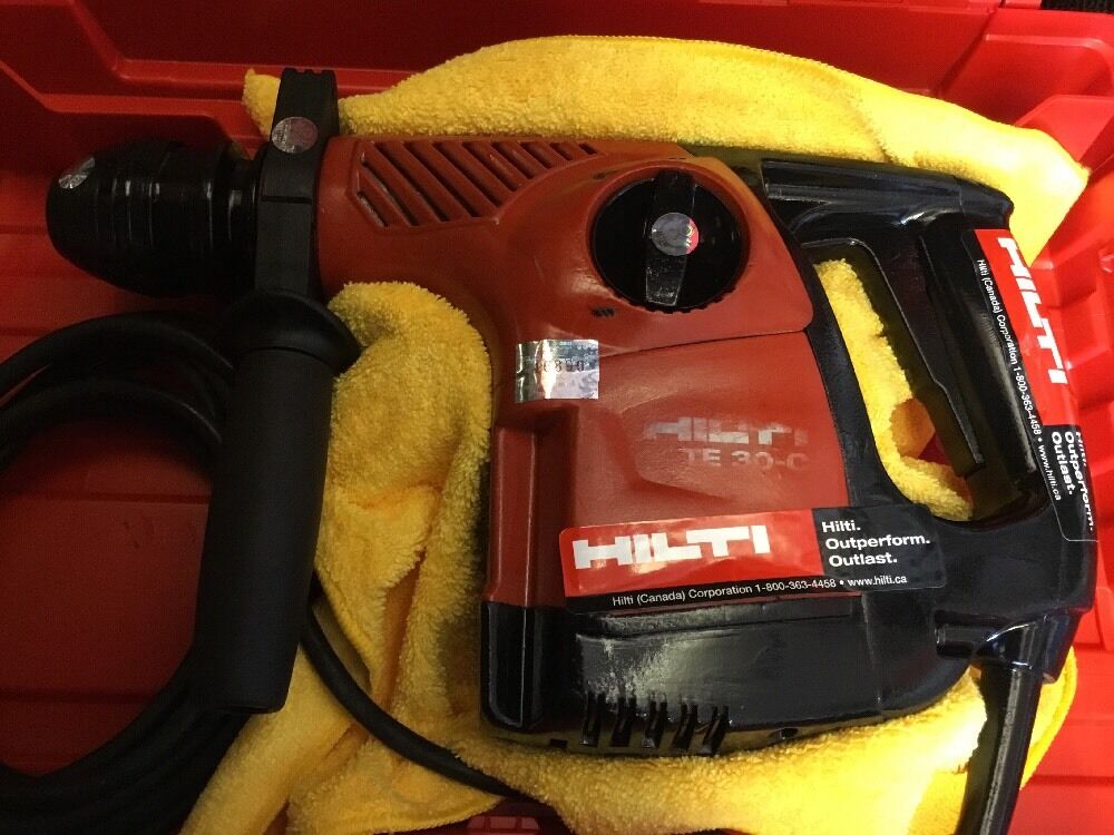 HILTI TE 30-C, PREOWNED, FREE LASER METER, BITS, LOTS OF EXTRAS