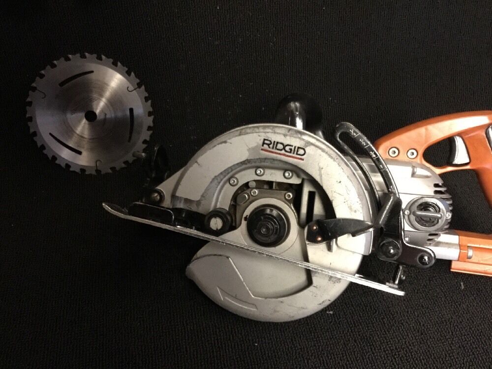 RIDGID R3210 PREOWNED, FREE LASER METER AND EXTRAS, FAST SHIP