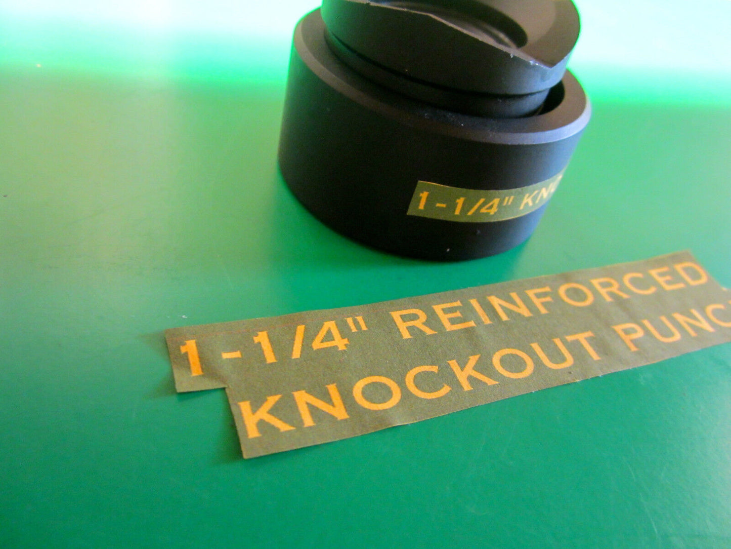 GREENLEE  STYLE  1-1/4 "CONDUIT KNOCKOUT PUNCH,BRAND NEW