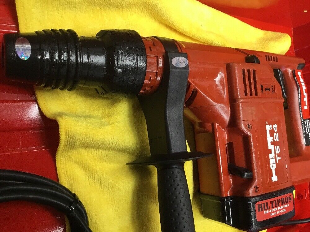 HILTI TE 24 HAMMER DRILL, PREOWNED, FREE KNIFE SET, EXTRAS,