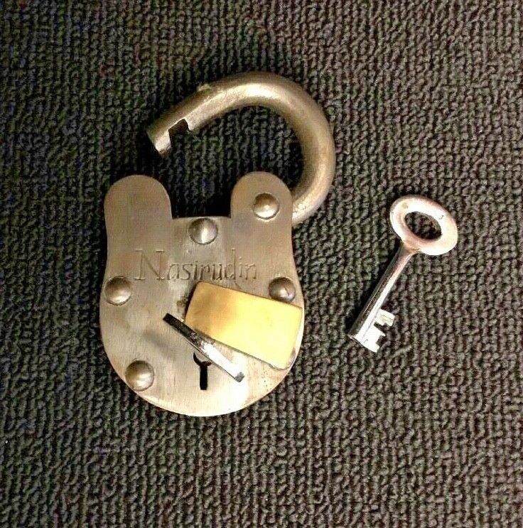 GENUINE RELIC PADLOCK, VINTAGE, ANTIQUE, ORIGINAL, WITH 2 KEYS,