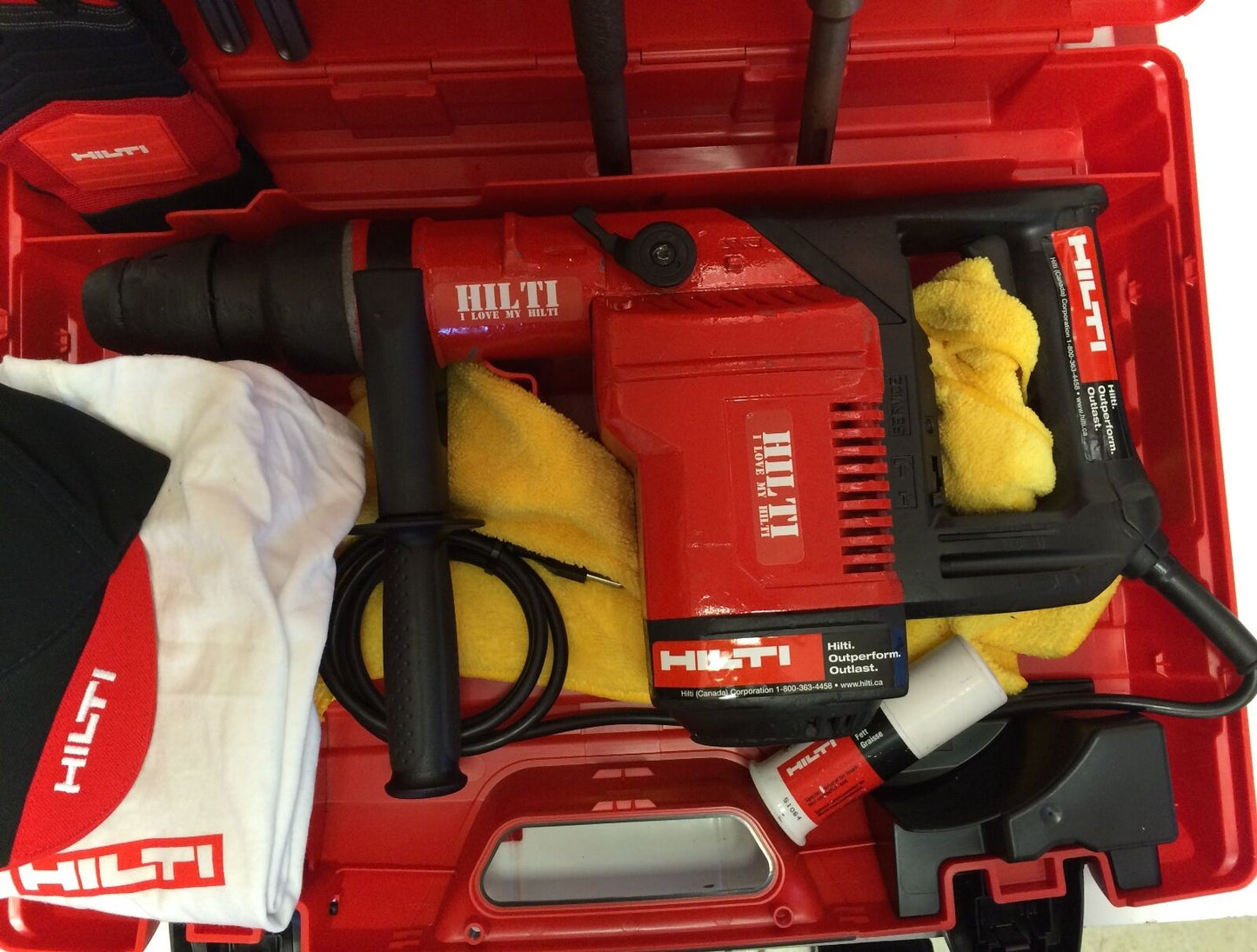 HILTI TE 74 PREOWNED, FREE BITS, CHISELS, HILTI HAT