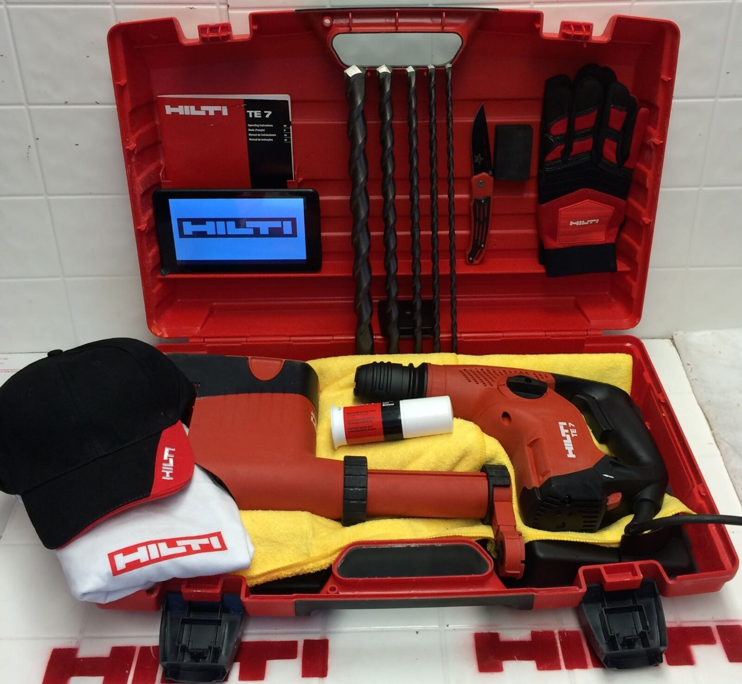 HILTI TE 7 WITH DUSTY REMOVAL SYSTEM, NEW, FREE TABLET, EXTRAS