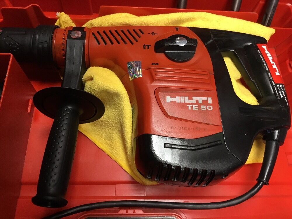 HILTI TE 50, GREAT CONDITION, FREE COFFEE MUG, CORE BITS, CHISEL, FAST SHIP