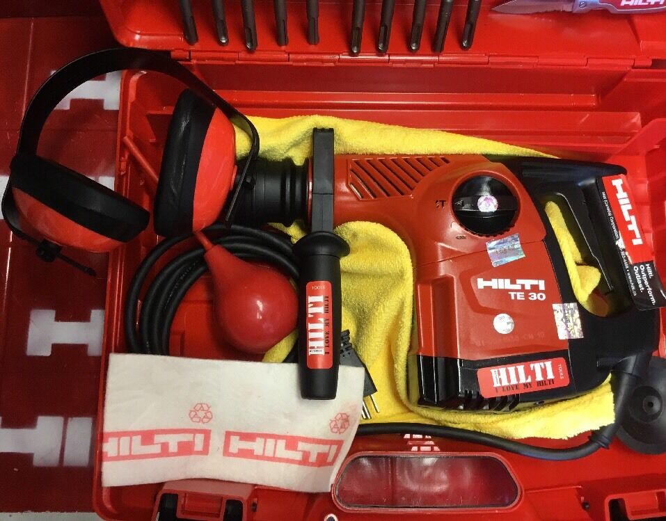 HILTI 30 ROTARY HAMMER, PREOWNED, EXCELLENT CONDITION