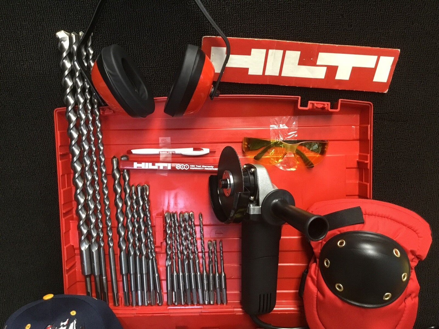 HILTI TE 15 HAMMER DRILL, USED ONLY AS DISPLAY, MADE IN GERMANY, FREE EXTRAS