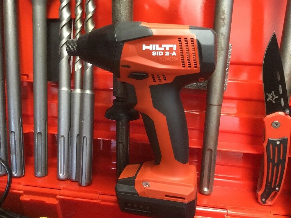 HILTI TE 60 HAMMER, PREOWNED, FREE SID 2-A, BITS, CHISELS, EXTRAS