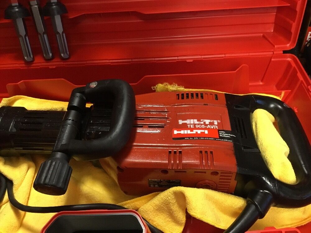 HILTI TE 905-AVR, PREOWNED, FREE WALL CLOCK, CHISELS, PLUS EXTRAS, FAST SHIP