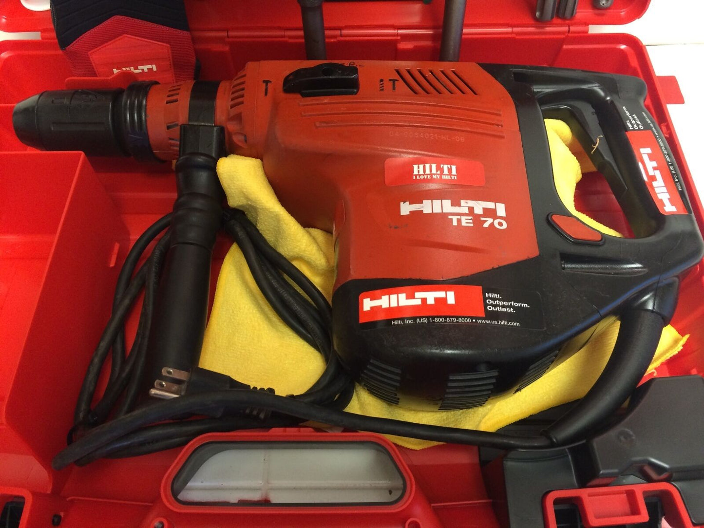 HILTI TE 70, GREAT CONDITION, FREE TABLET, CHISELS, A LOT OF EXTRAS