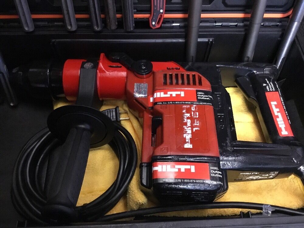 HILTI TE 55 HAMMER DRILL, PREOWNED, FREE GRINDER, A LOT OF EXTRA, FAST SHIP