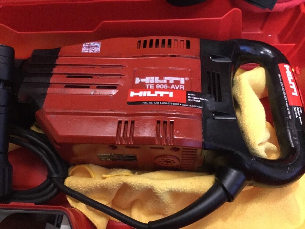 HILTI TE 905 AVR, PREOWNED, FREE LASER METER, CHISELS, PLUS EXTRAS, FAST SHIP