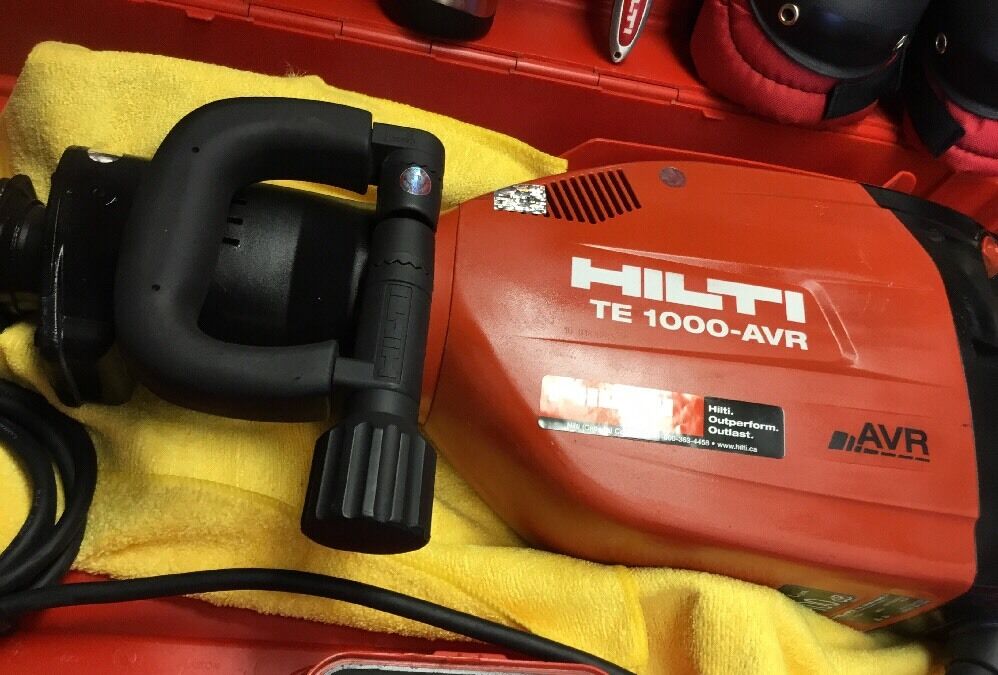 HILTI TE 1000 AVR HAMMER BREAKER, DISPLAY, FREE COFFEE MUG, CHISELS