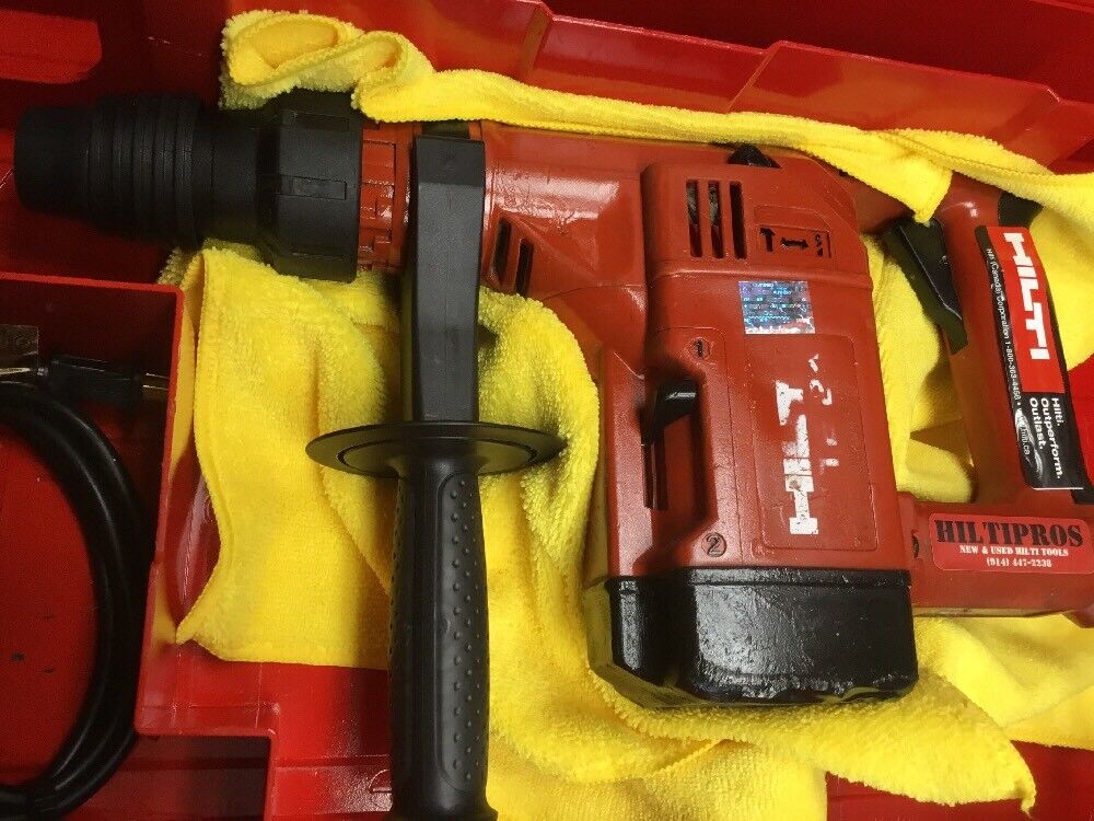 HILTI TE 24 HAMMER DRILL, PREWONED, FREE SPEAKER, BITS, BUNCH EXTRAS