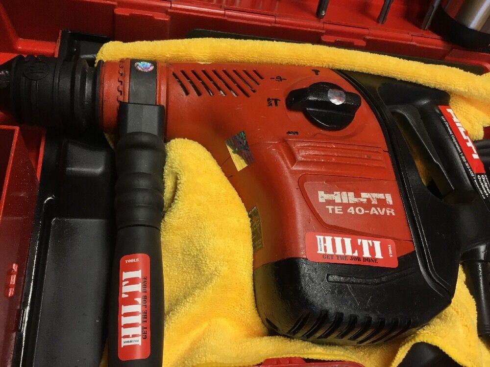 HILTI TE 40-AVR, PREOWNED, FREE BITS & CHISEL, COFFEE MUG