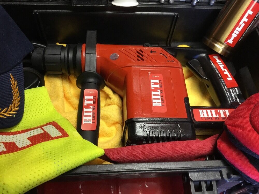 HILTI TE 15 HAMMER DRILL, PREOWNED