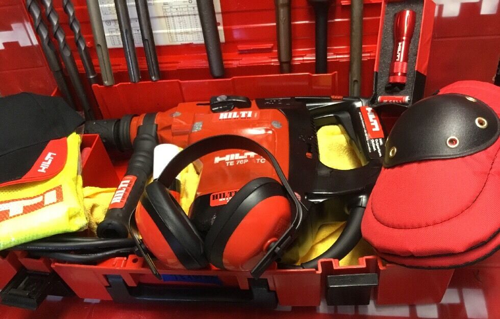 HILTI TE 76P ATC, PREOWNED, EXCELLENT CONDITION, FREE BITS & CHISELS, FAST SHIP