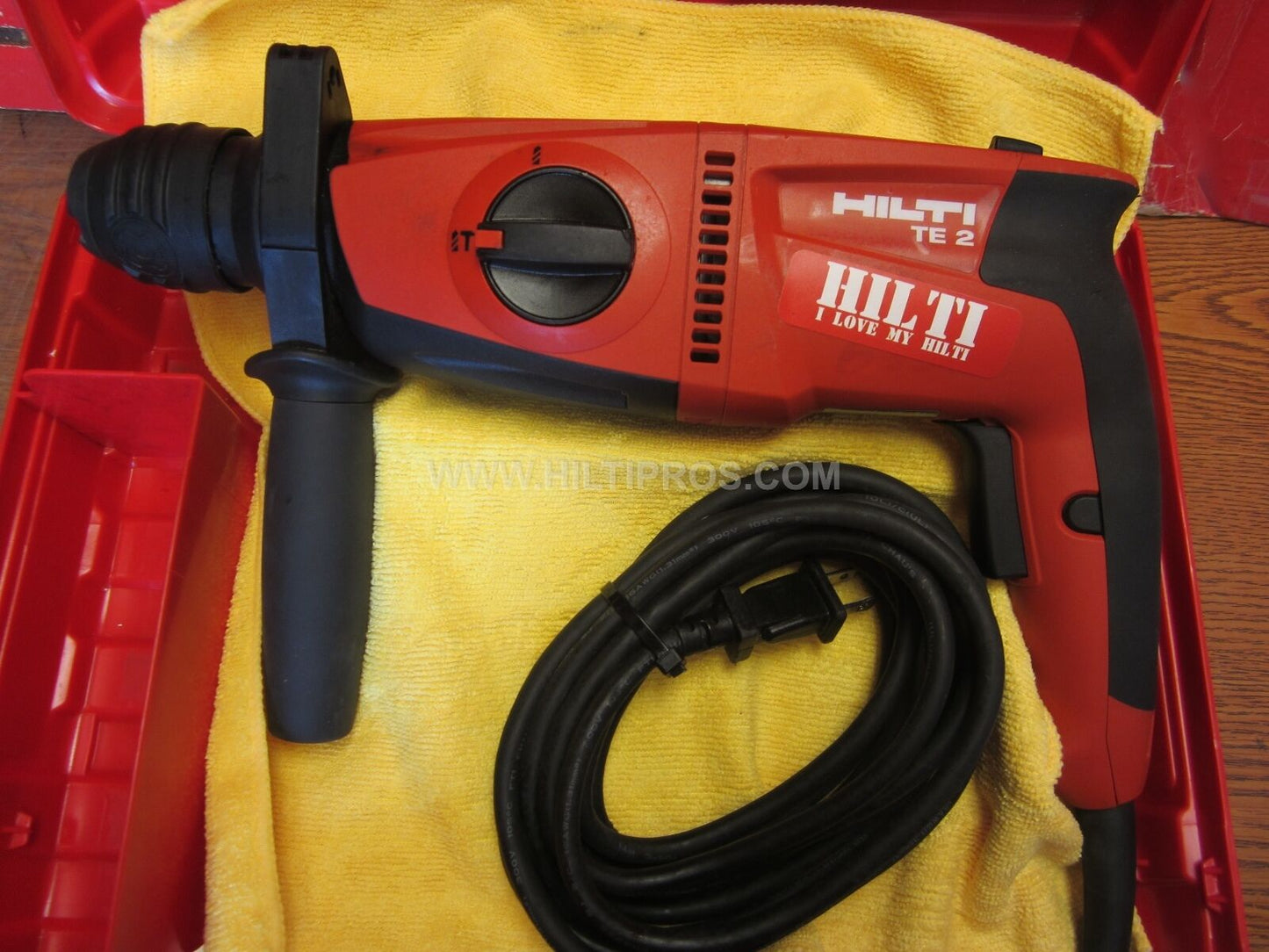 HILTI TE 2 HAMMER DRILL,PREOWNED, FREE BITS, EXTRAS